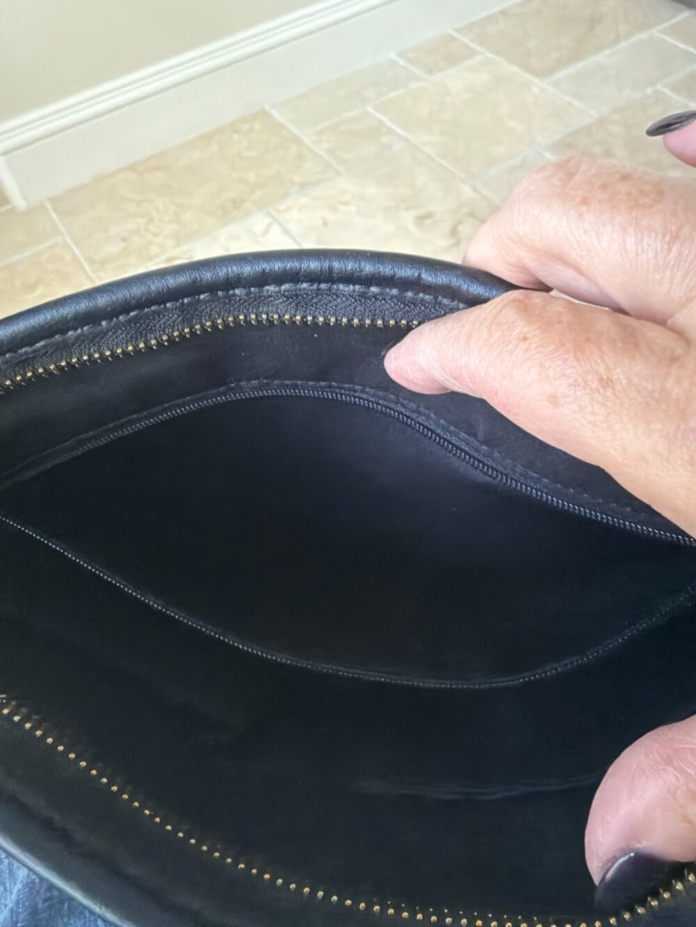 Beautiful Coach Bag - Picture 9 of 12